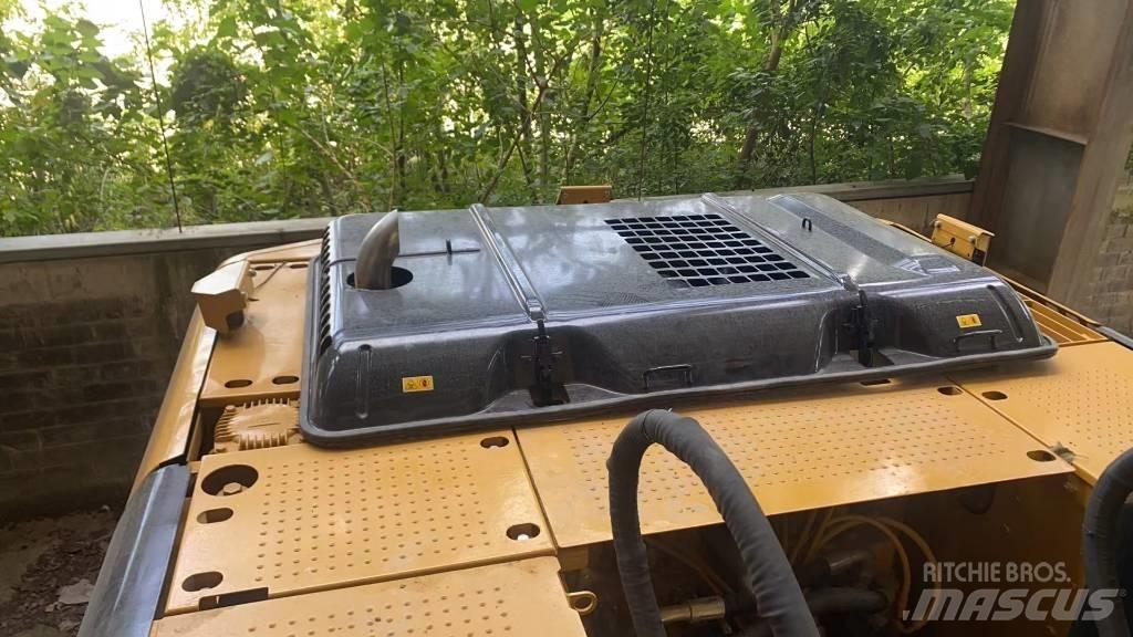 CAT 320D2L Telakaivukoneet