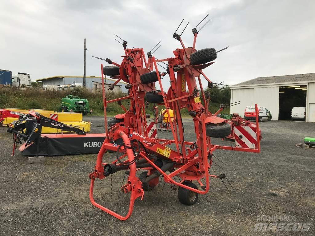 Kuhn GF 8702 Pöyhimet ja haravat