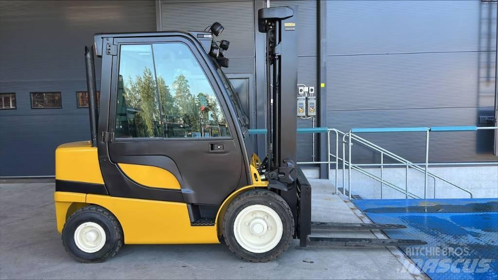 Yale GDP 30 VX Dieseltrukit
