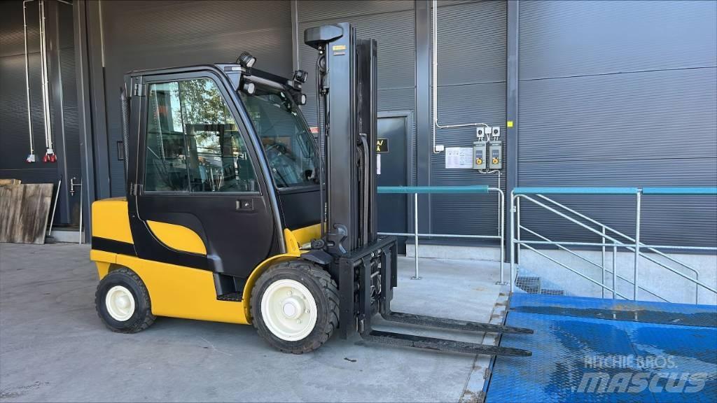 Yale GDP 30 VX Dieseltrukit