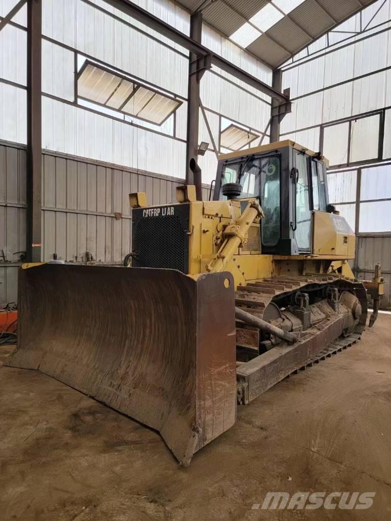 CAT D7G2 Telaketjupuskutraktorit