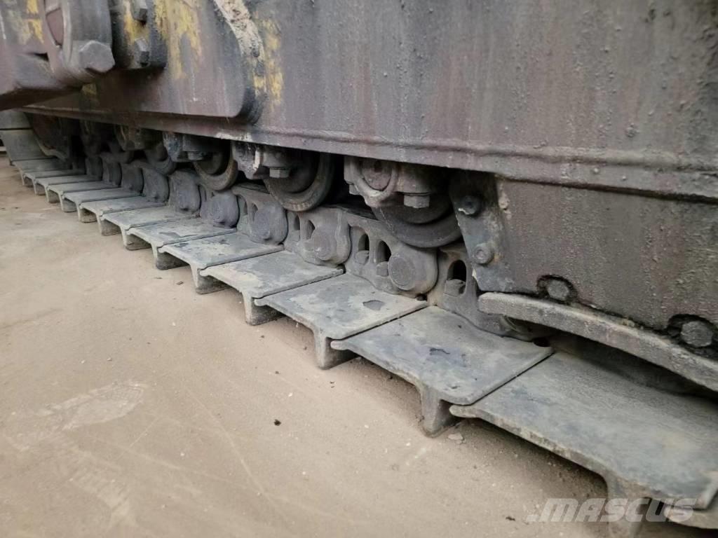 CAT D7G2 Telaketjupuskutraktorit