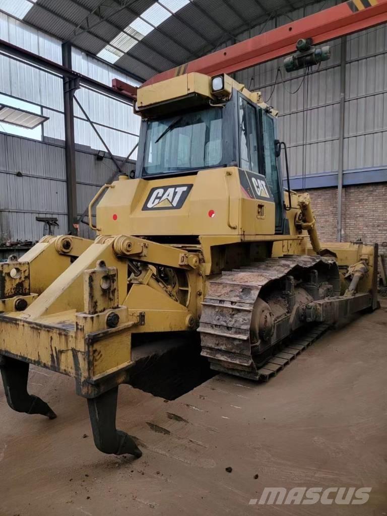 CAT D7G2 Telaketjupuskutraktorit
