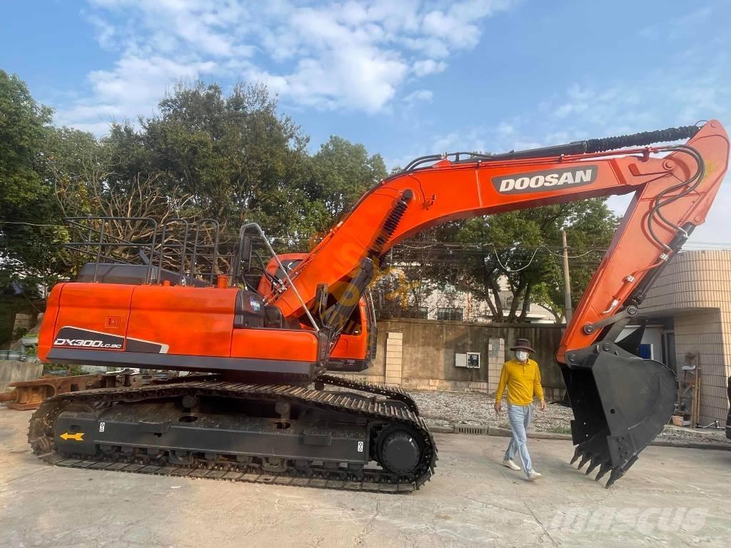 Doosan DX 300 Telakaivukoneet