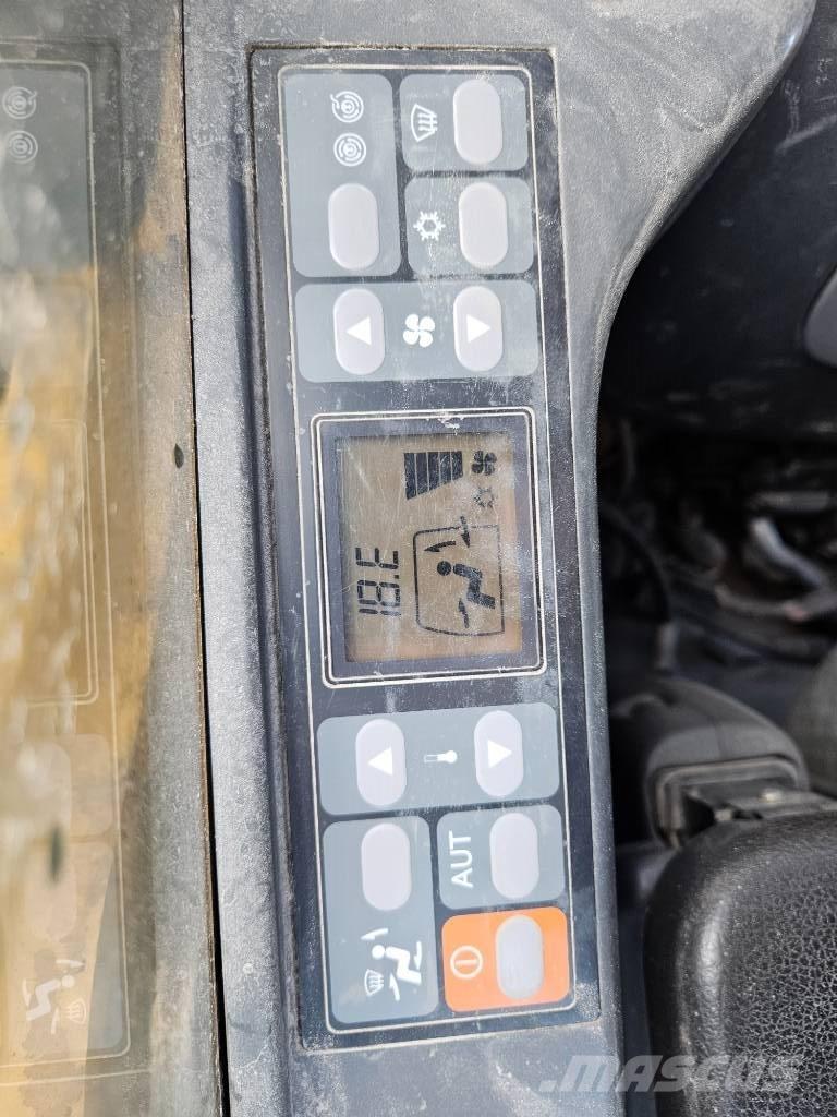 CAT 323 Telakaivukoneet