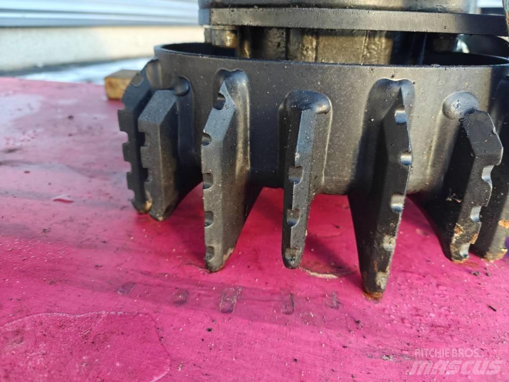 Komatsu C 93 Hakkuupäät