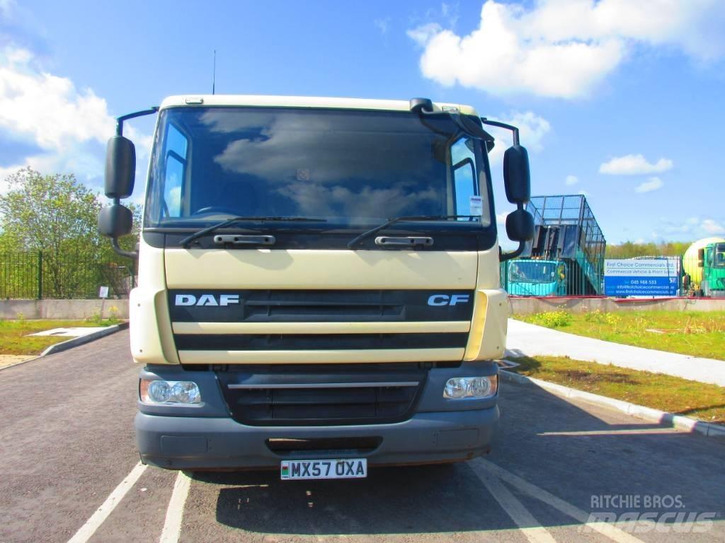 DAF 65CF300 Nosturiautot