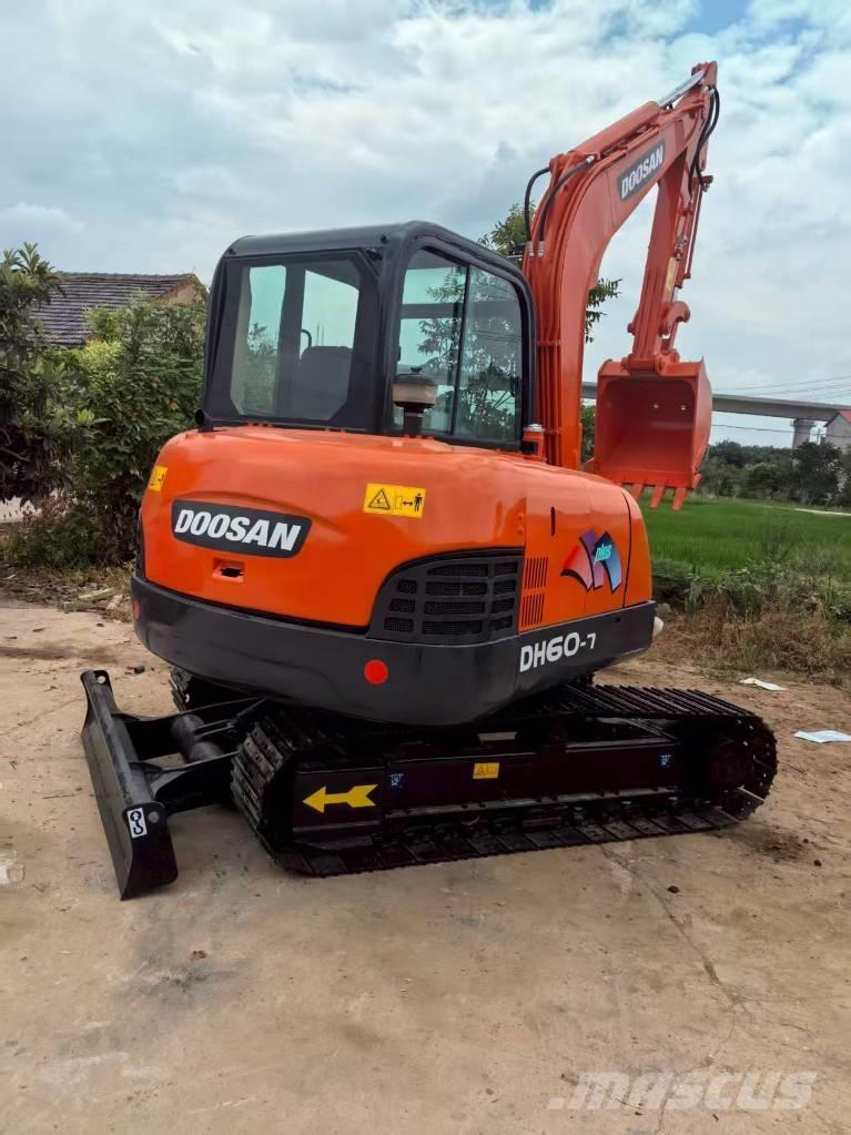 Doosan DH 60-7 Minikaivukoneet < 7t