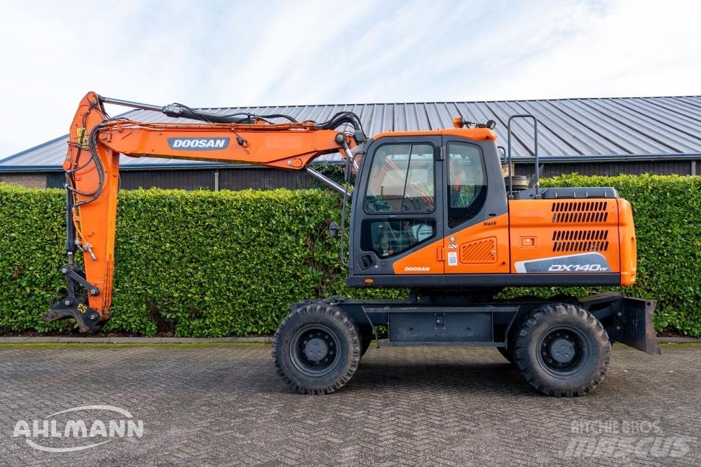 Doosan DX140W-5 Pyöräkaivukoneet