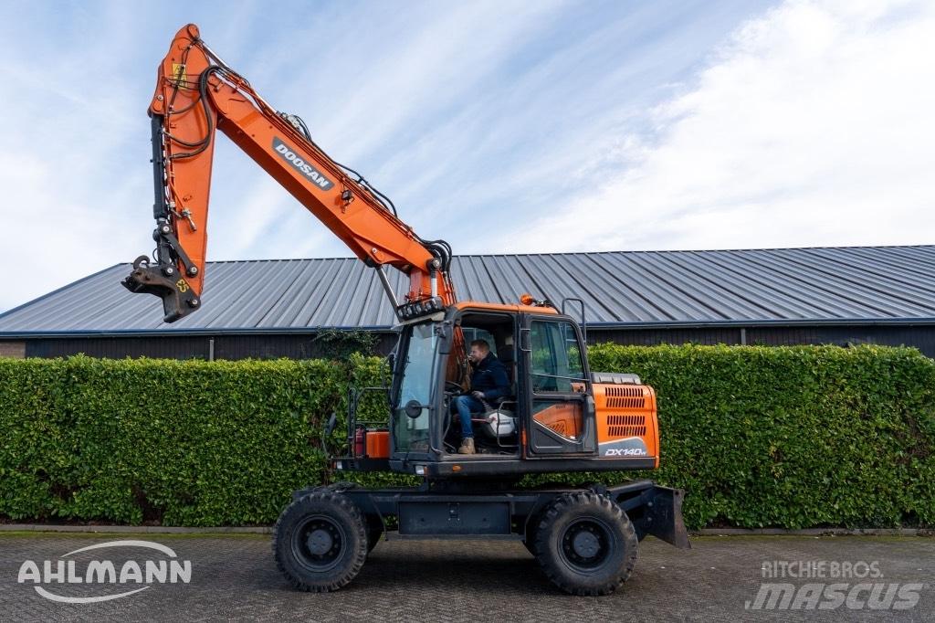 Doosan DX140W-5 Pyöräkaivukoneet