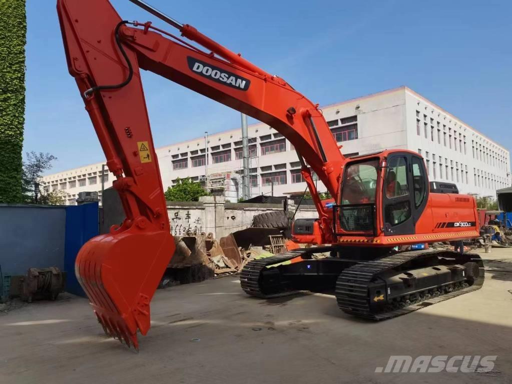 Doosan DX 300 Telakaivukoneet