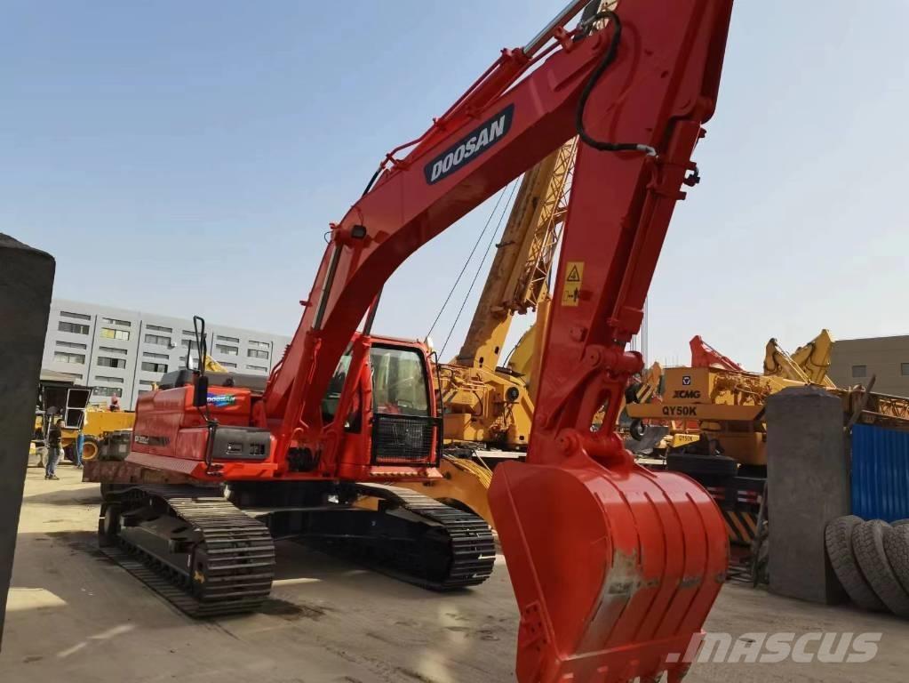Doosan DX 300 Telakaivukoneet