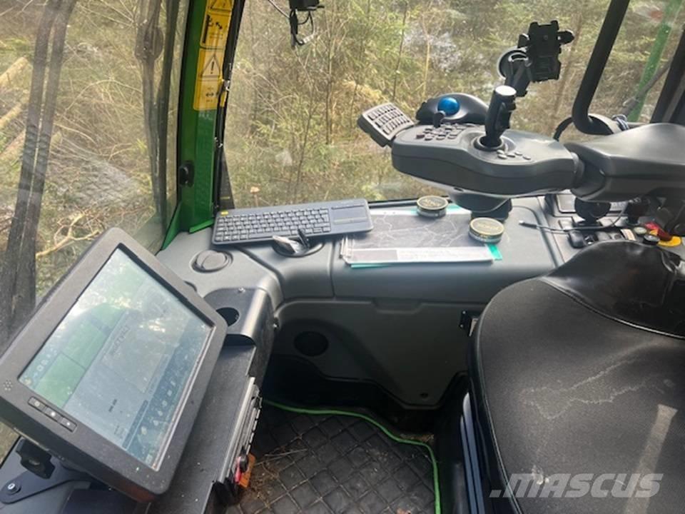 John Deere 1170 G Harvesterit