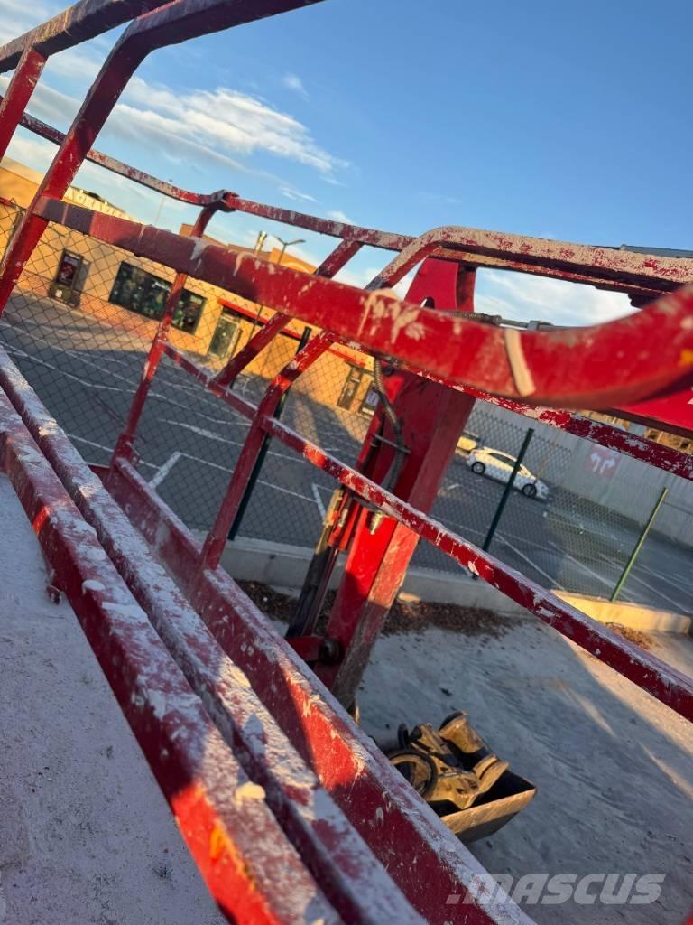 Haulotte Compact 8 Saksilavat