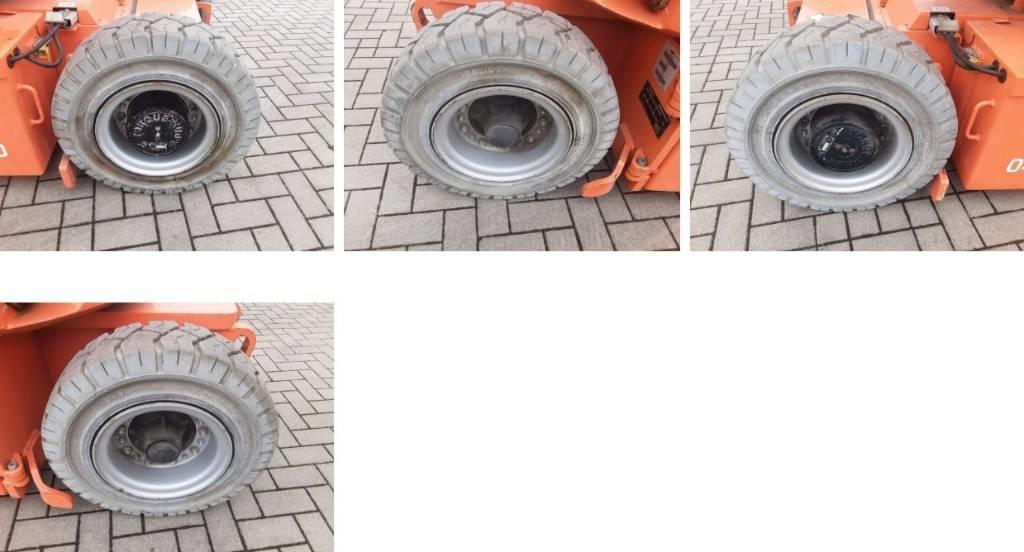 JLG E 300 AJP Kuukulkijat