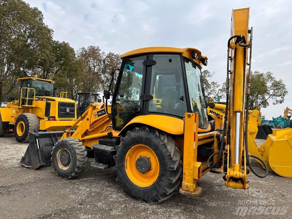 JCB 3 CX Kaivurikuormaajat