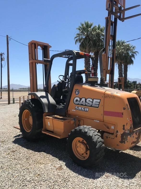 CASE 586H Maastotrukit