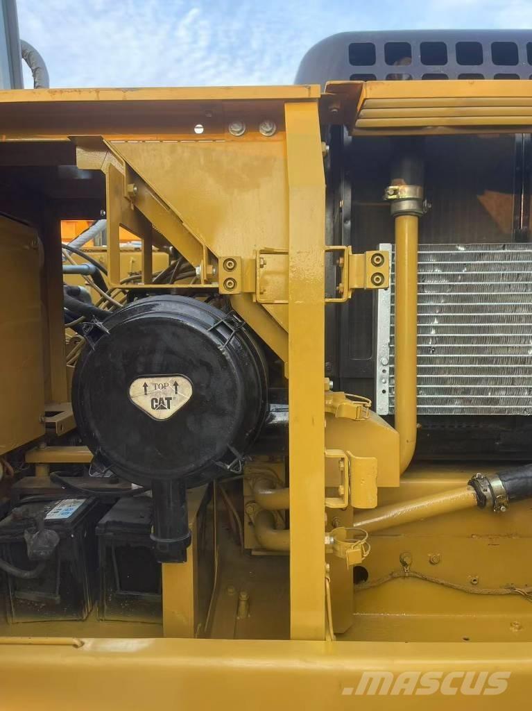 CAT 320 B Telakaivukoneet