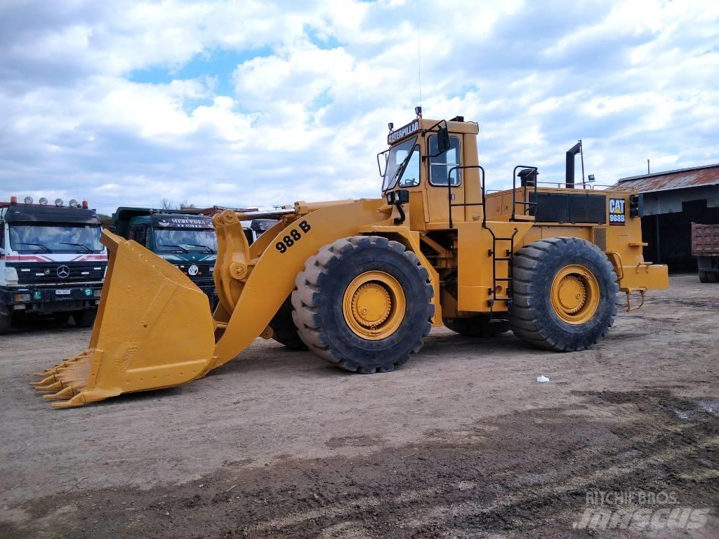 CAT 988 B Pyöräkuormaajat