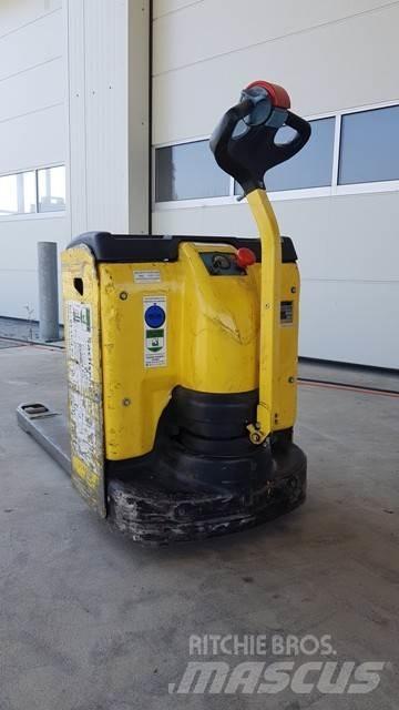 Hyster P 2.0L Lavansiirtotrukit