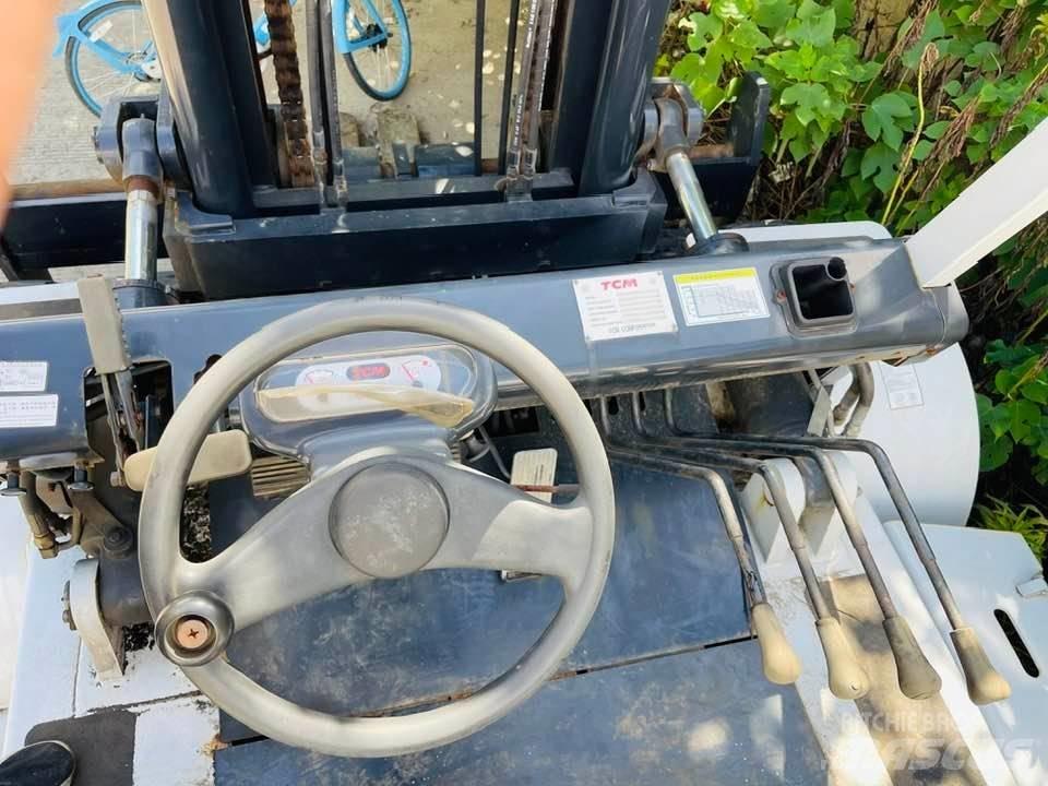 TCM FD100Z8 Dieseltrukit
