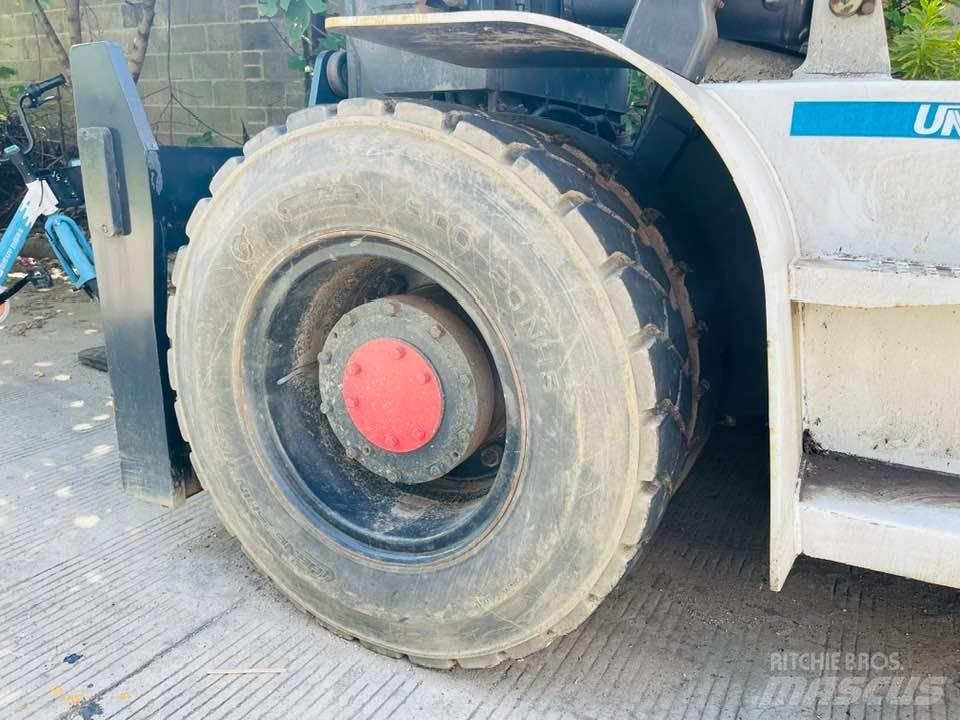 TCM FD100Z8 Dieseltrukit