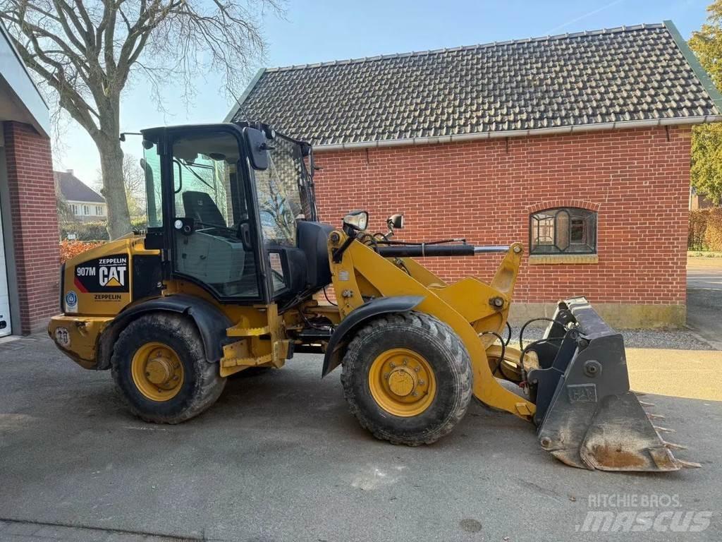 CAT 907M Pyöräkuormaajat