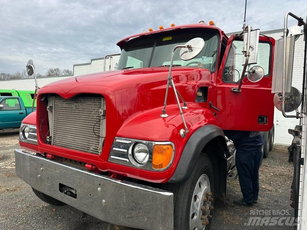 Mack CV 713 Vaihtolava-autot