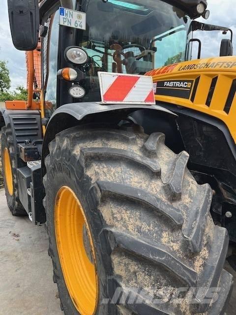 JCB Fastrac 4220 Traktorit