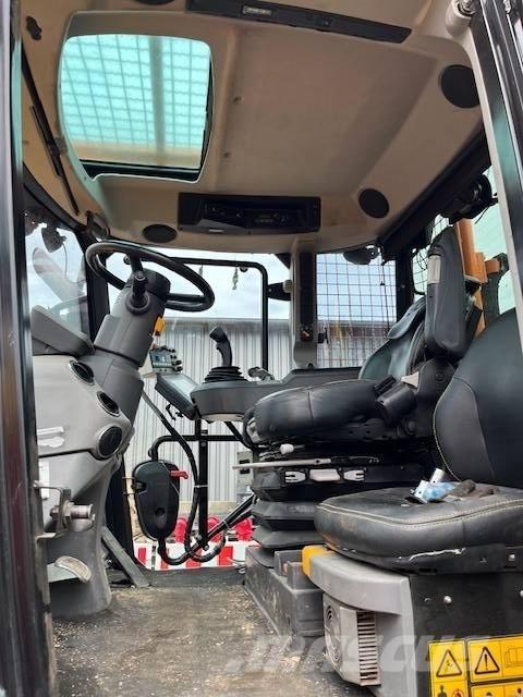 JCB Fastrac 4220 Traktorit