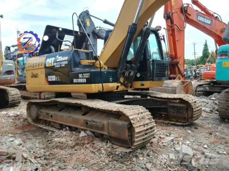 CAT 323 D L Telakaivukoneet