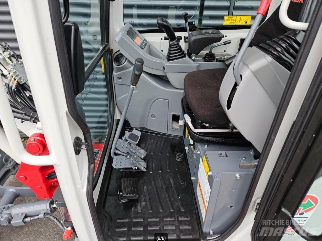 Takeuchi TB 225 Minikaivukoneet < 7t