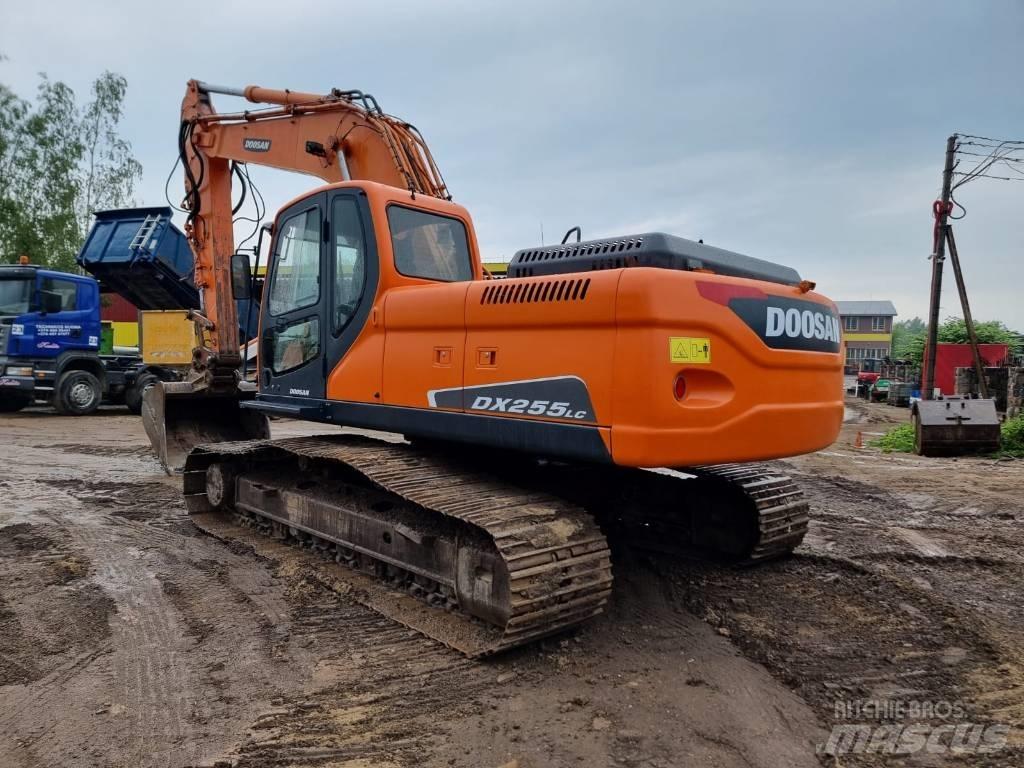 Doosan DX 255 LC Telakaivukoneet