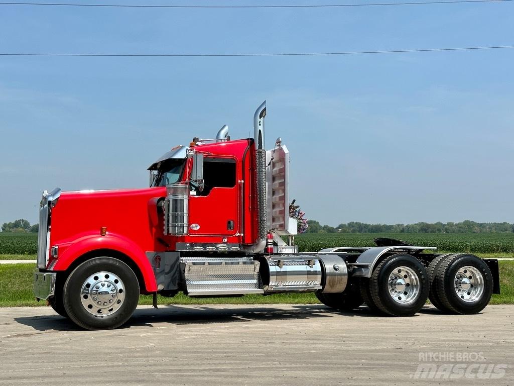Kenworth W900 Vetopöytäautot