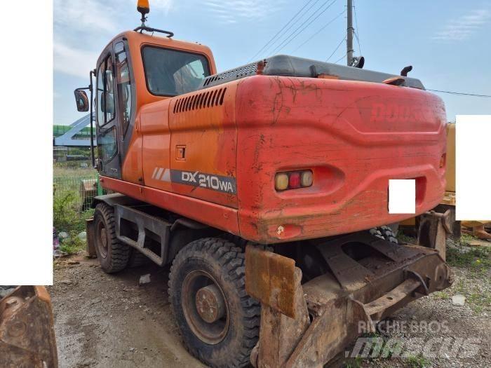 Doosan DX210WA Pyöräkaivukoneet