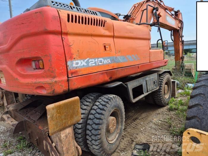 Doosan DX210WA Pyöräkaivukoneet