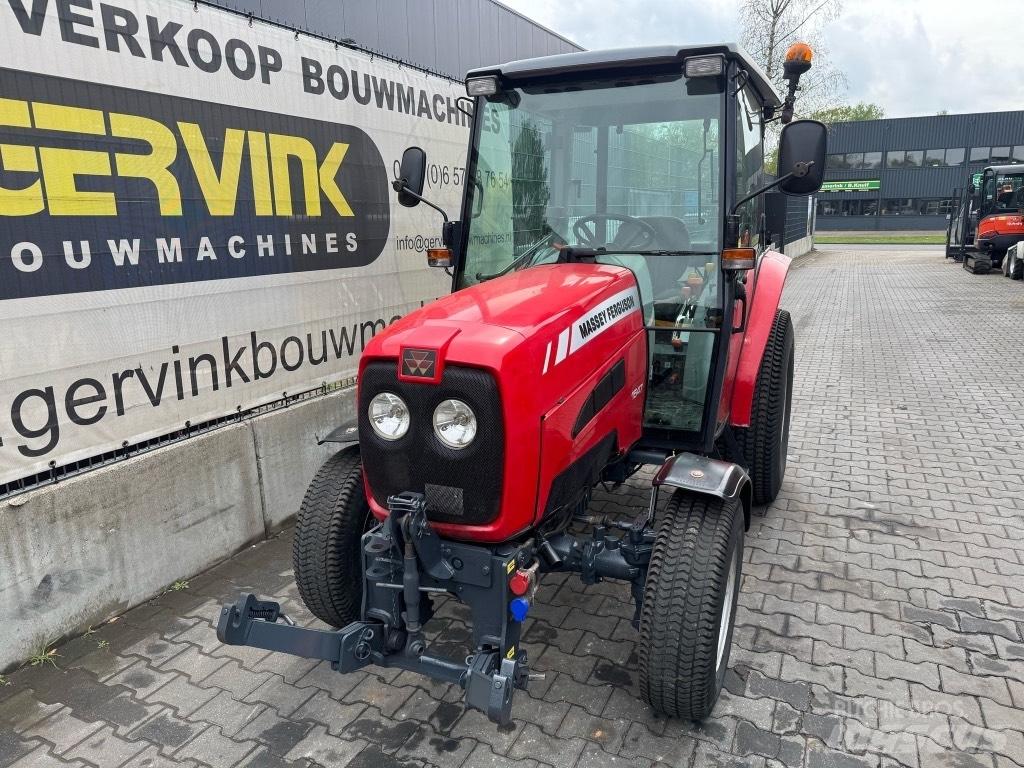 Massey Ferguson 1547 Traktorit