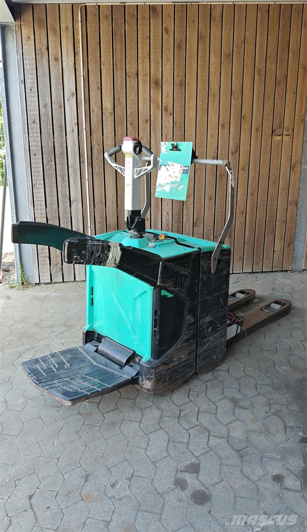 Mitsubishi PBV20N2 Lavatrukit