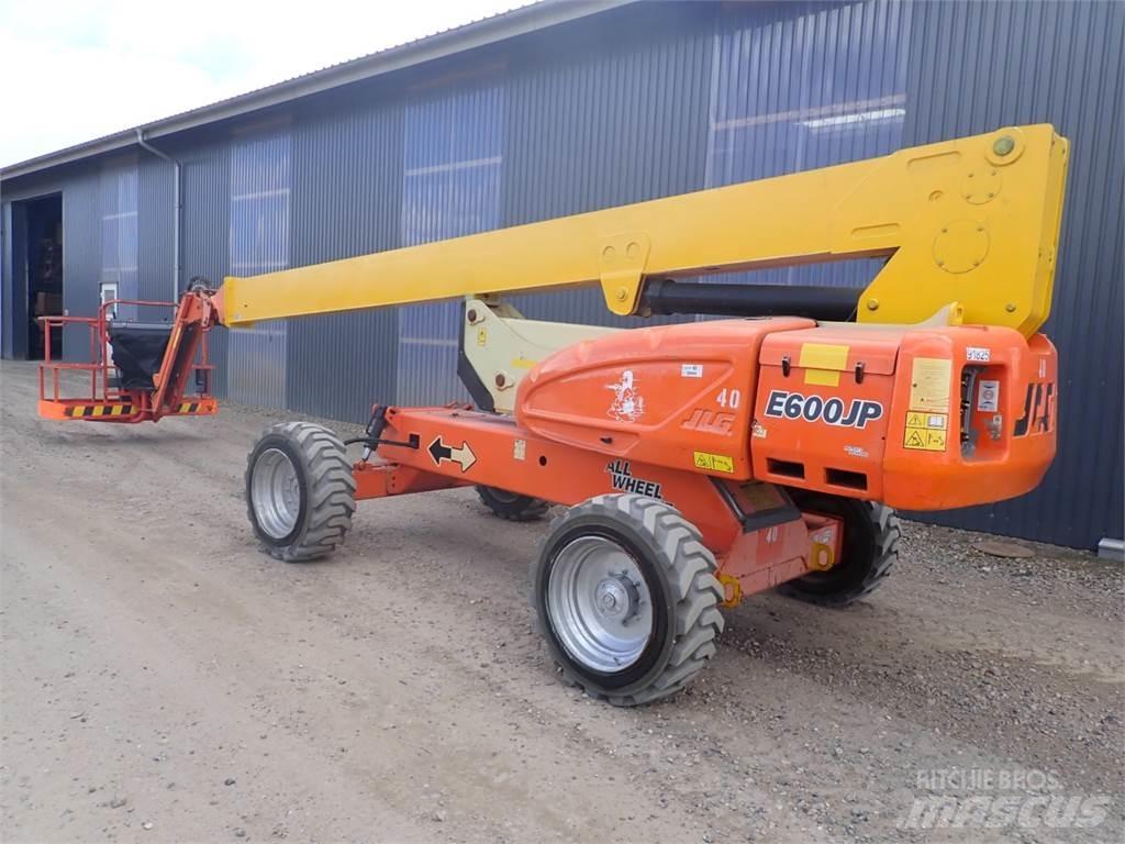 JLG E600JP Kuukulkijat