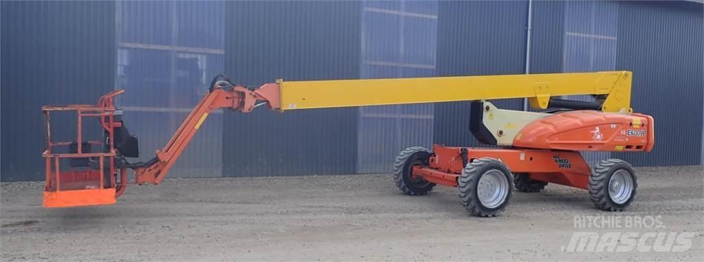 JLG E600JP Kuukulkijat