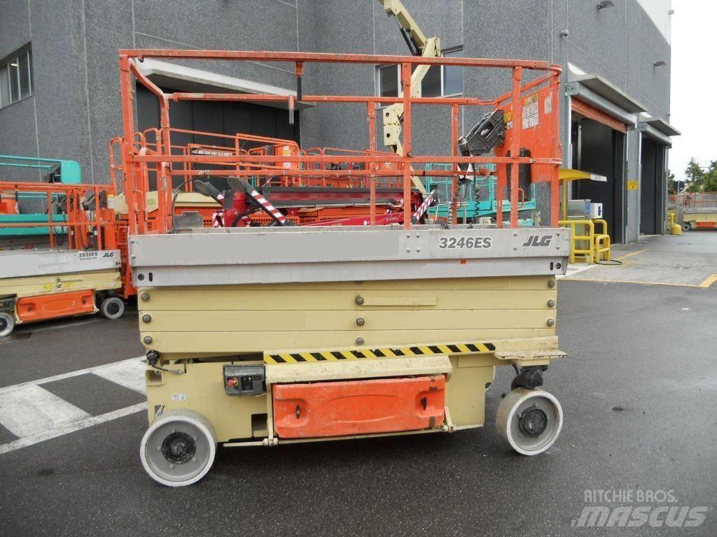 JLG 3246 Saksilavat
