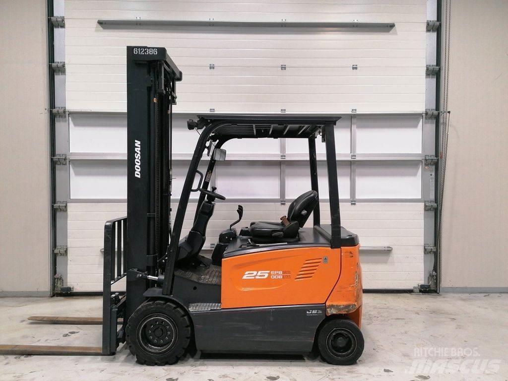 Doosan B25X-7 Sähkötrukit