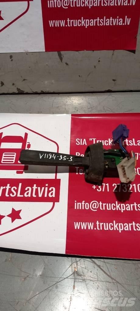 Volvo FH 12.   3172171 Ohjaamot ja sisustat
