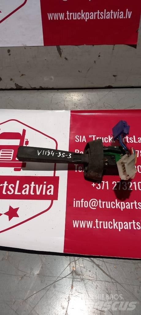 Volvo FH 12.   3172171 Ohjaamot ja sisustat