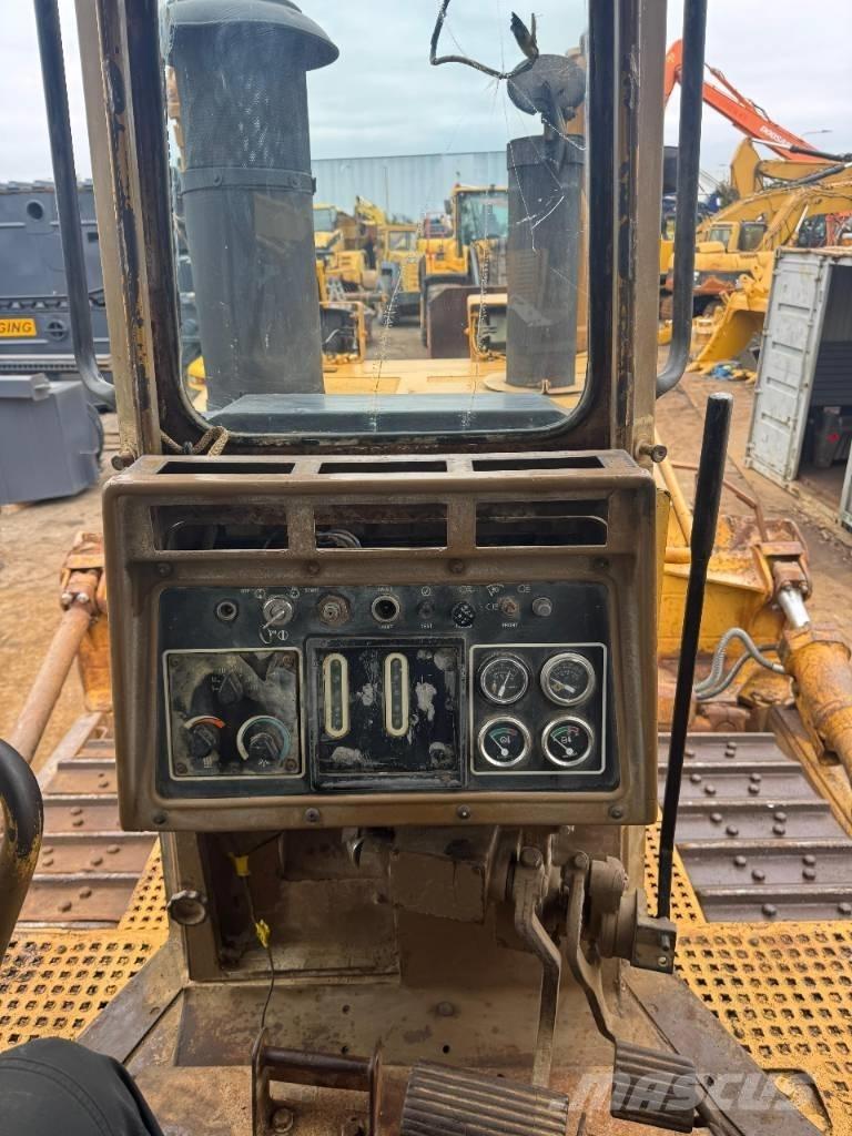 CAT D 8 N Telaketjupuskutraktorit