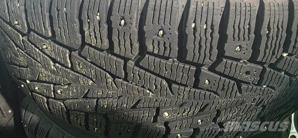 Toyota Hilux Lava-autot