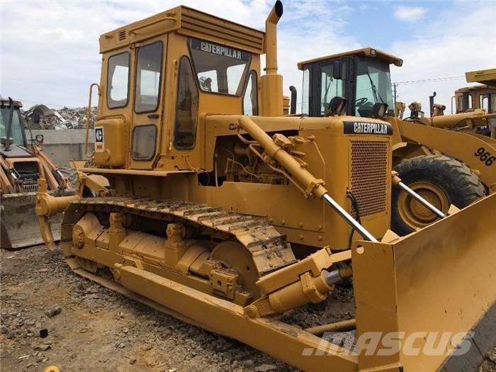CAT D 6 D Telaketjupuskutraktorit