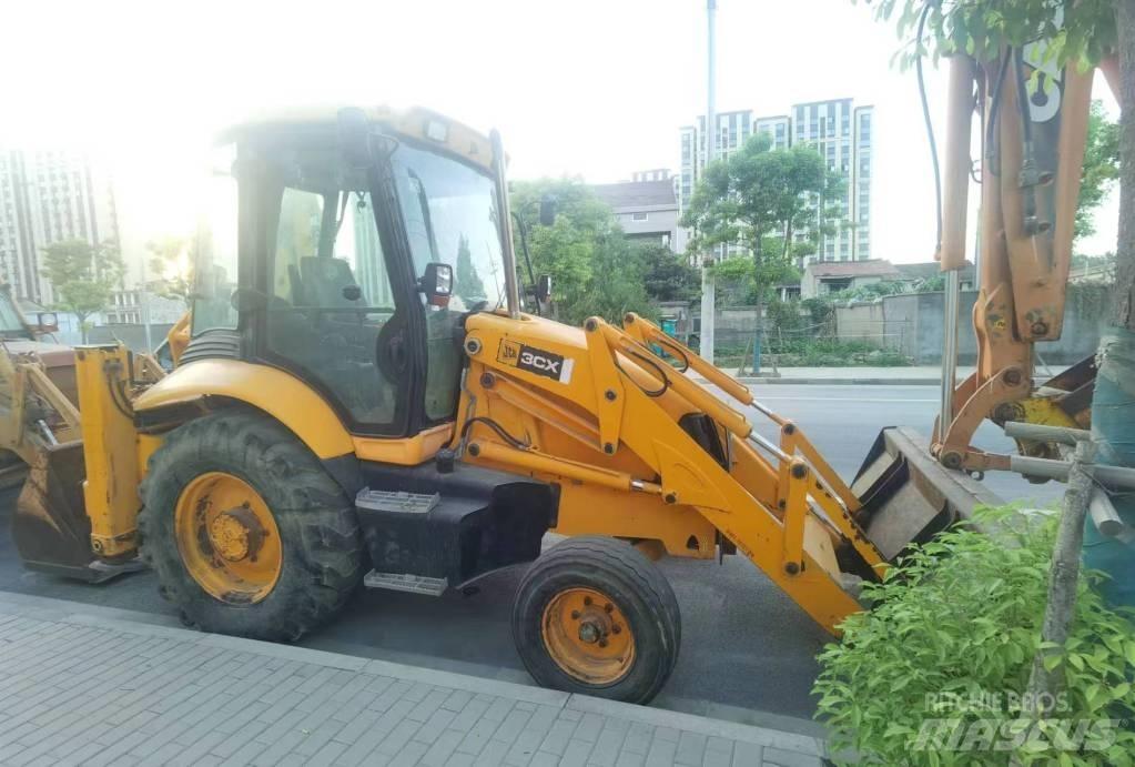 JCB 3 CX Kaivurikuormaajat