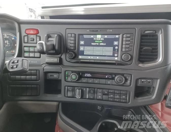 Scania R500 6x2 Vetopöytäautot