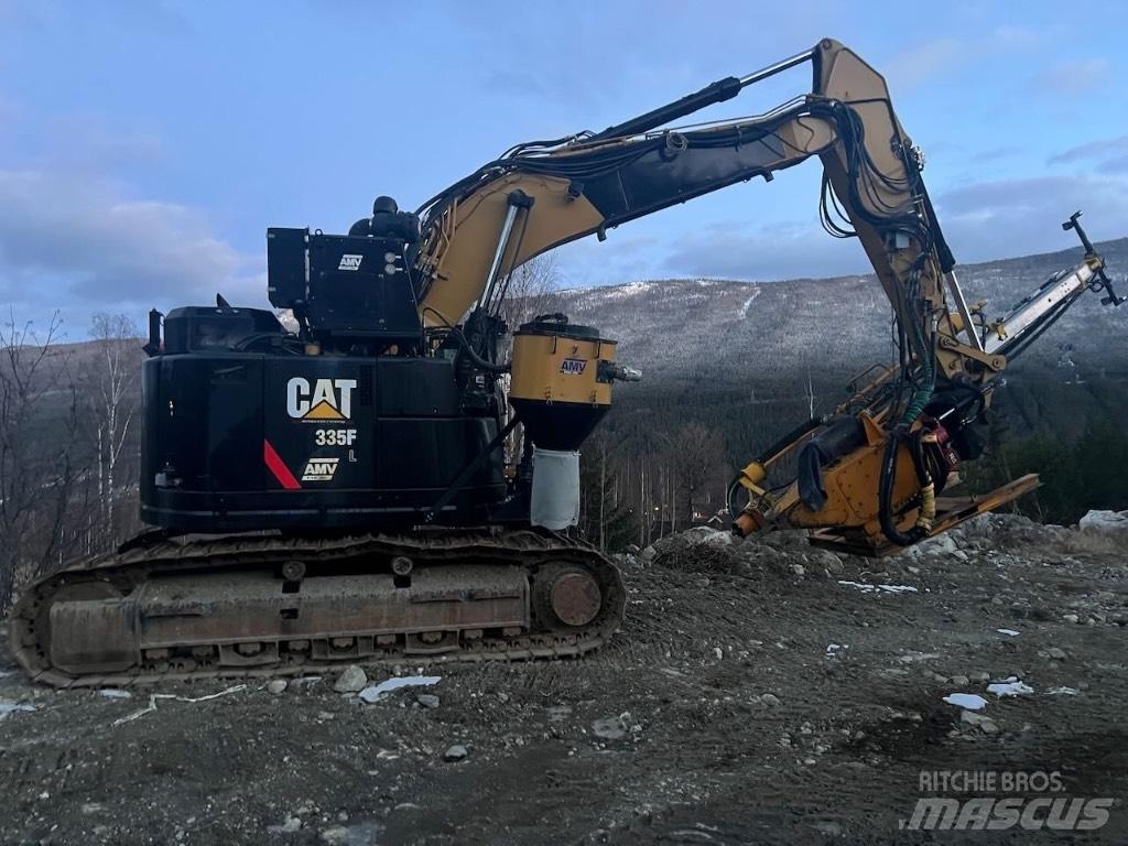 CAT 335 F L CR Avolouhintaporauslaitteet
